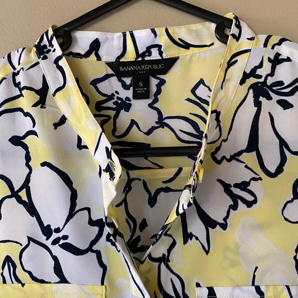 Banana Republic Sleeveless Button-Up Top / Blouse. Size S - Picture 4 of 7